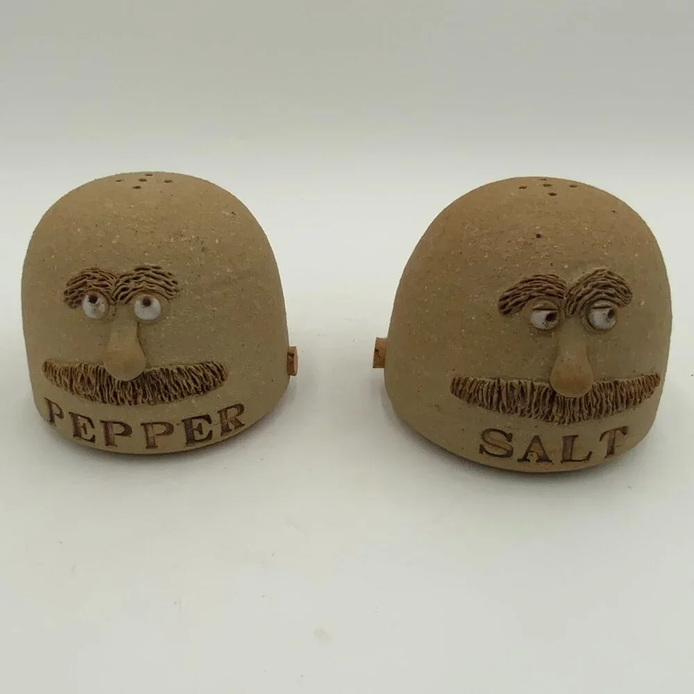 1981 Signed Marion Schlauch Salt & Pepper Shakers Stoneware Men with Mustaches - Picture 8 of 9